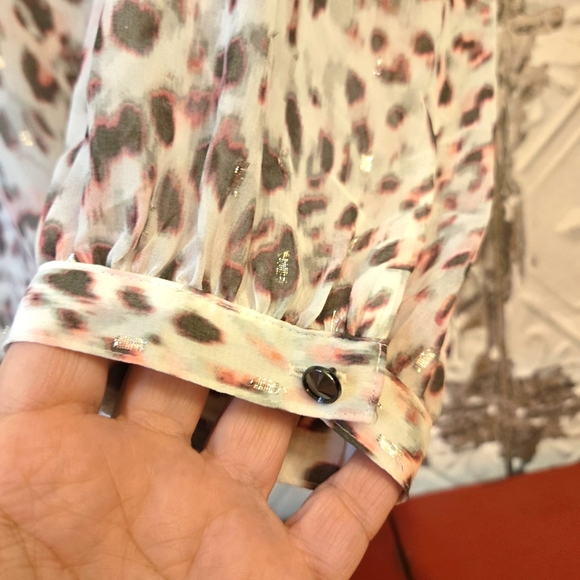 Talbots Stylish Snow Leopard Popover Chic Flowy Top Size:  XL/P Feminine Garden - Picture 9 of 12